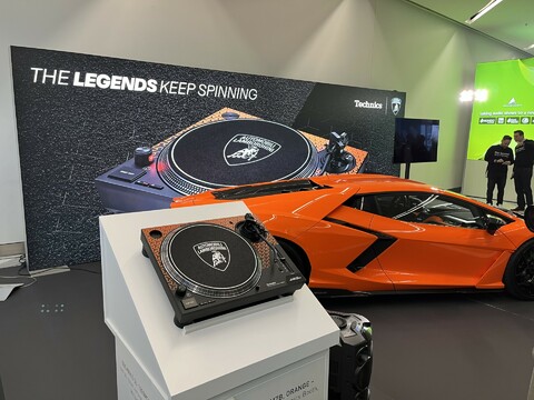 Technics SL-1200M7PEY Lamborghini (limitovaná edice)
